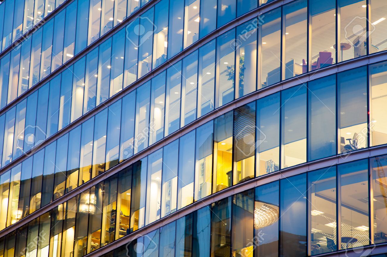 46363612-windows-del-grattacielo-di-uffici-azienda-edificio-in-london-city-inghilterra-regno-unito